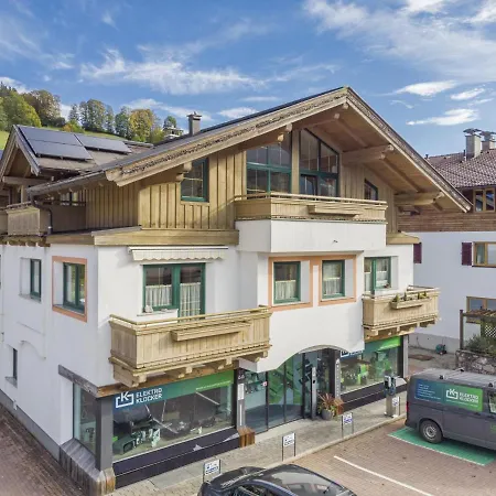 Penthouse Petra *